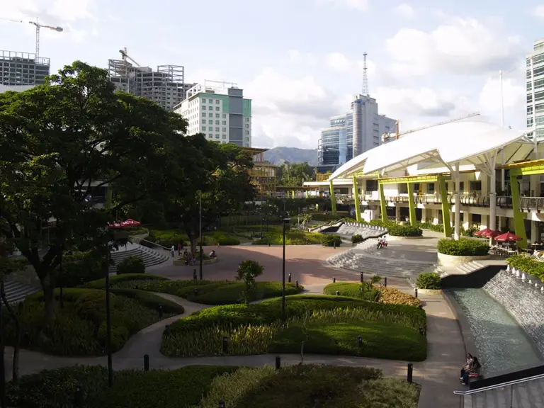 Cebu's Mall - Shows the construction underway in Cebu turning it into a metropolis.